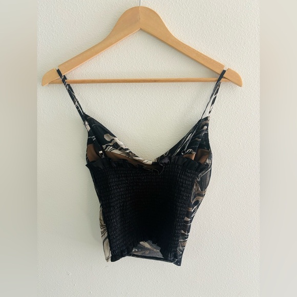 Dress Forum Crowl Neck Spaghetti Strap Top - Picture 5 of 6